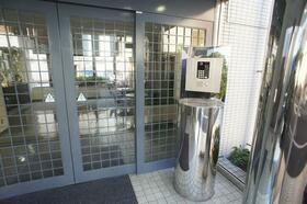 16/18 エントランス