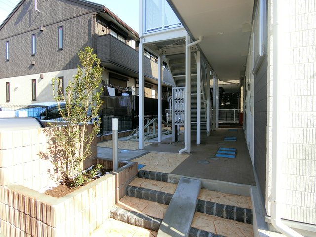 22/28 エントランス