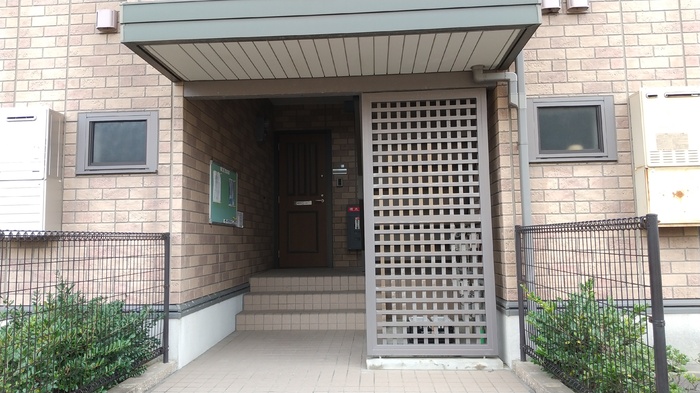 2/4 エントランス