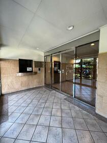 16/16 エントランス