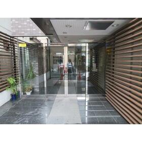 16/17 エントランス