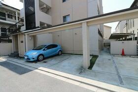 16/16 駐車場