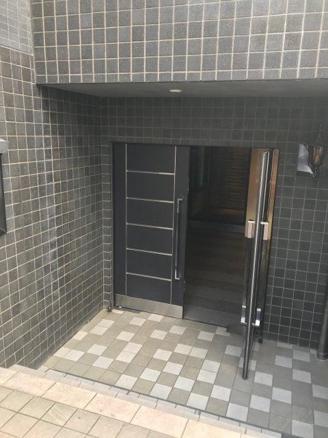 3/4 エントランス