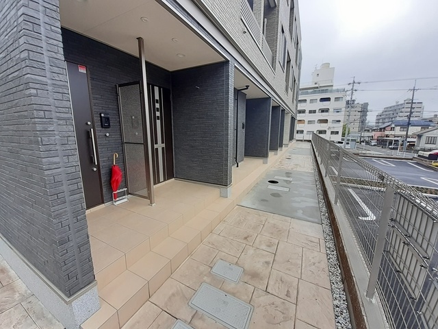 14/20 エントランス
