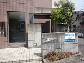 16/16 エントランス