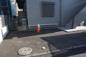 16/16 エントランス