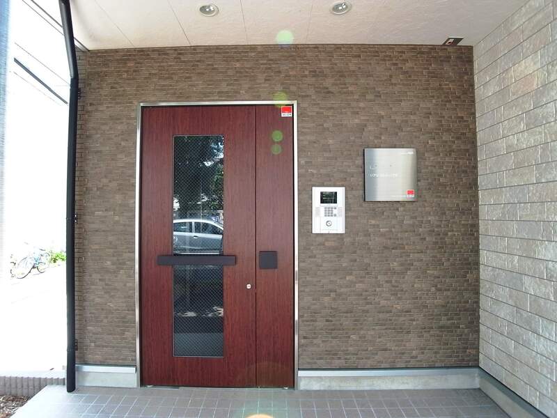 18/30 エントランス