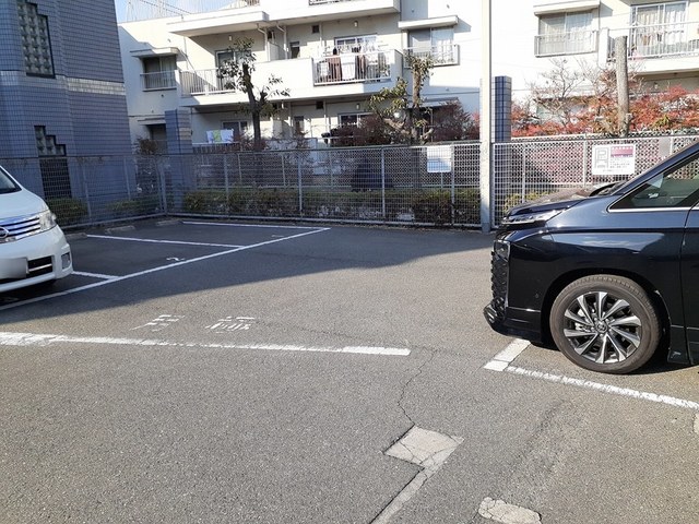 14/20 駐車場