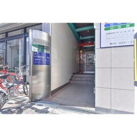 16/16 エントランス