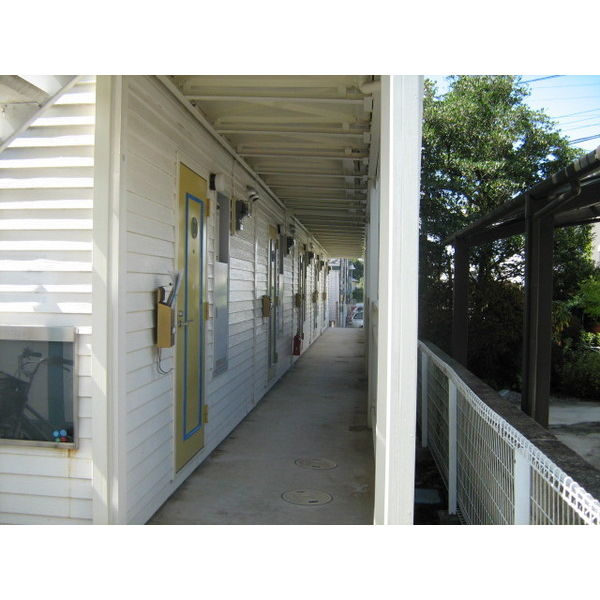 13/22 エントランス