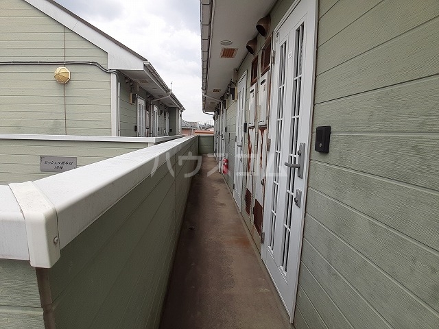 22/30 エントランス