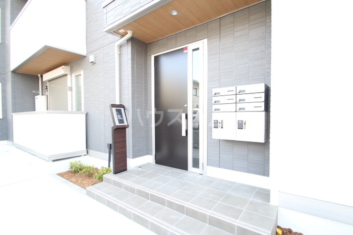 20/23 エントランス