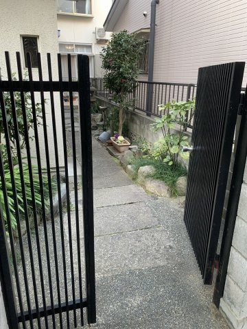 18/27 エントランス