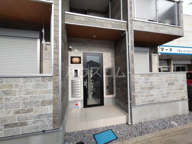 25/30 エントランス