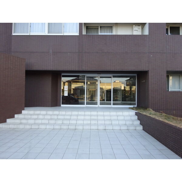 18/28 エントランス