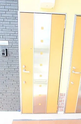 16/17 エントランス
