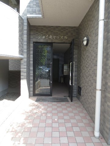 23/30 エントランス