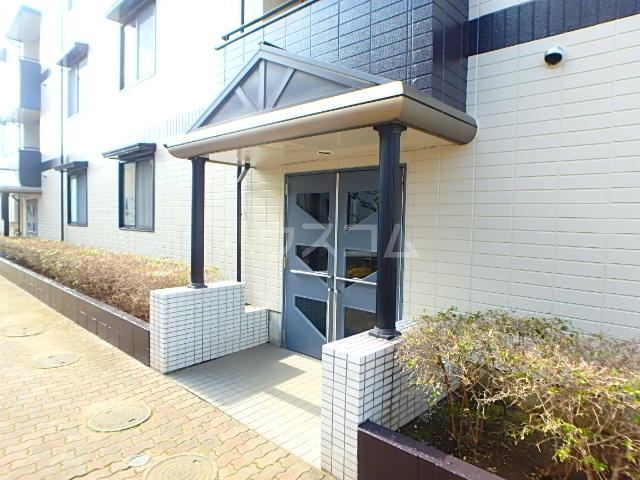 28/30 エントランス