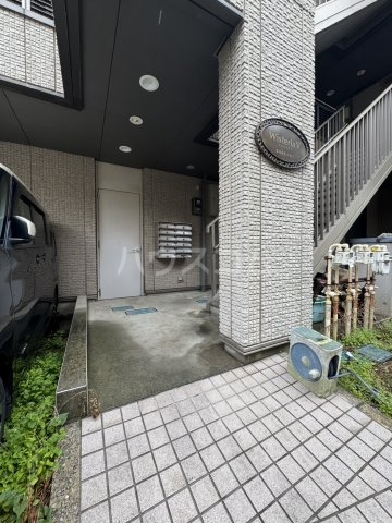 22/30 エントランス