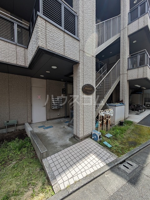 22/30 エントランス