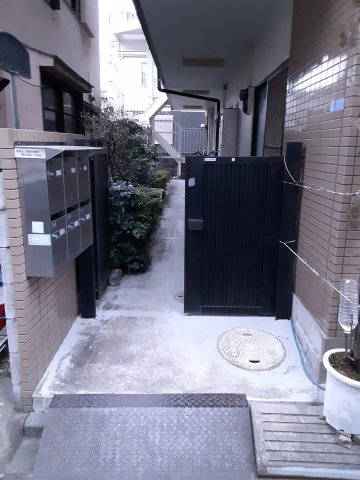 22/30 エントランス