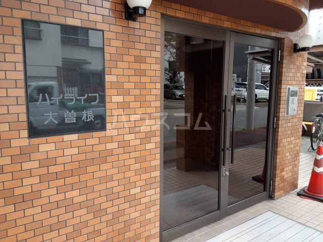 24/25 エントランス