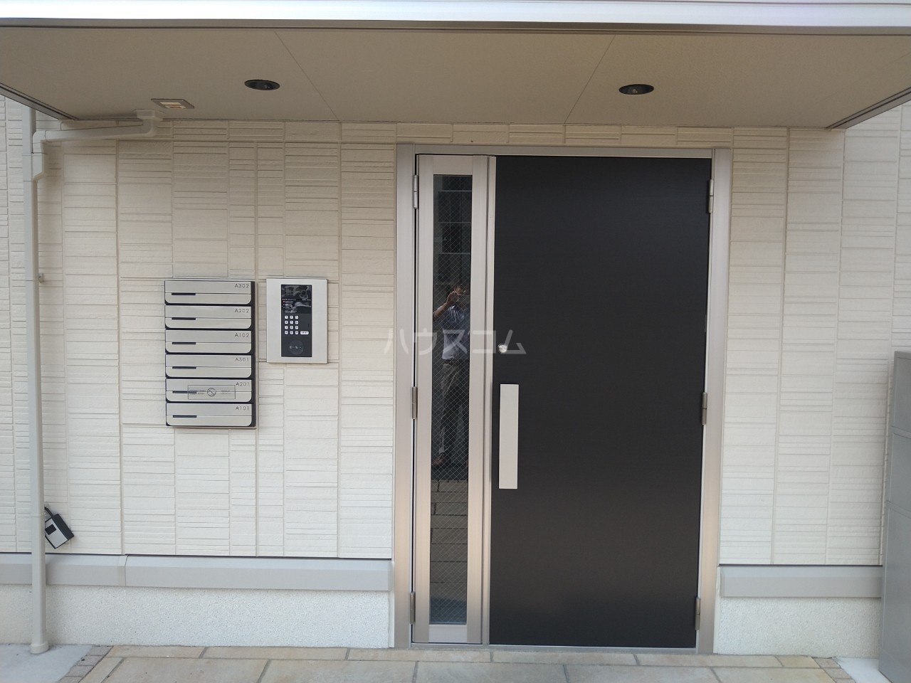 18/28 エントランス