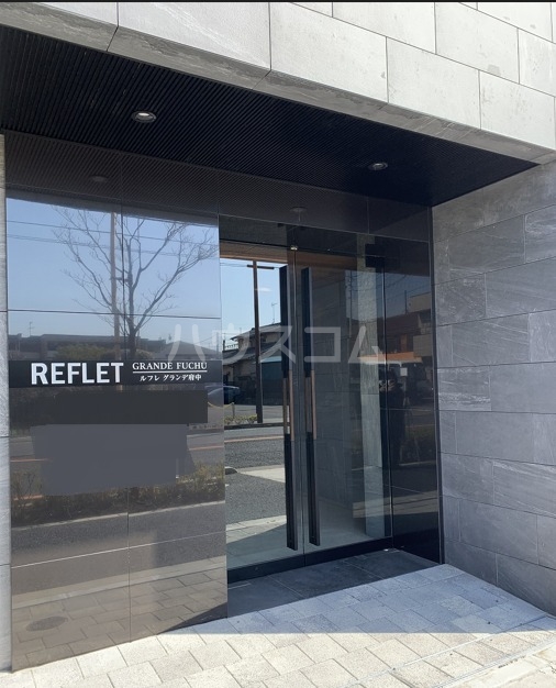 28/30 エントランス