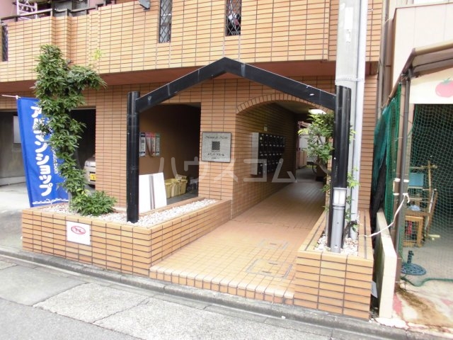 21/29 エントランス