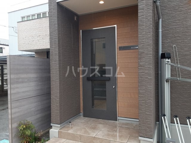 2/3 エントランス