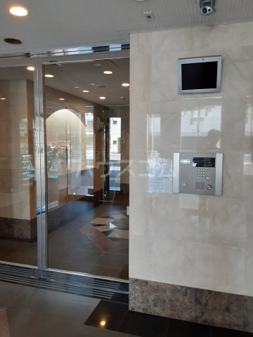 23/24 エントランス