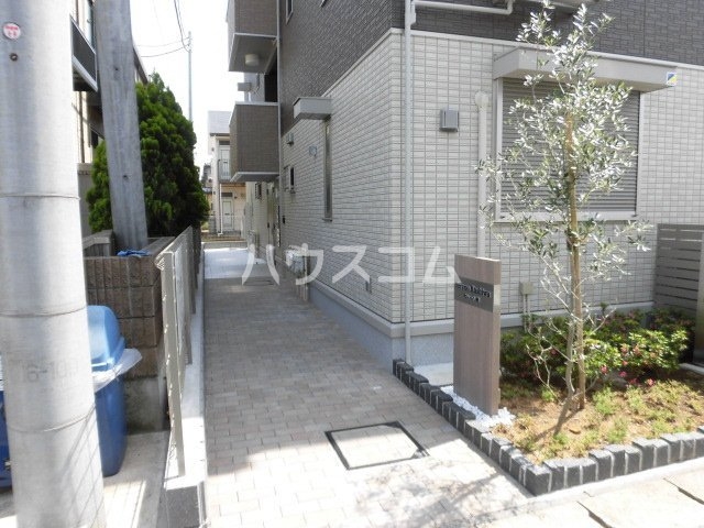 17/23 エントランス