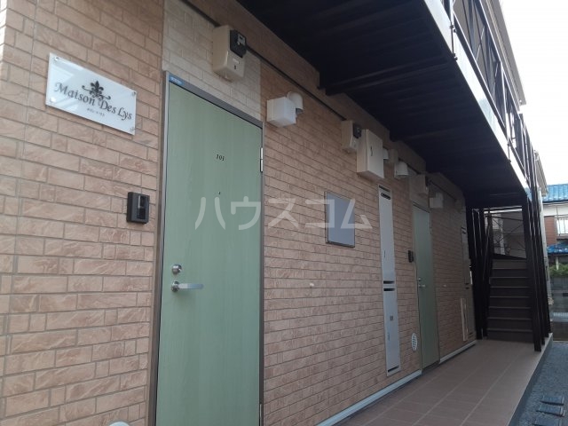 24/30 エントランス