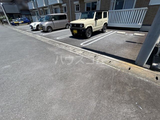 26/28 駐車場