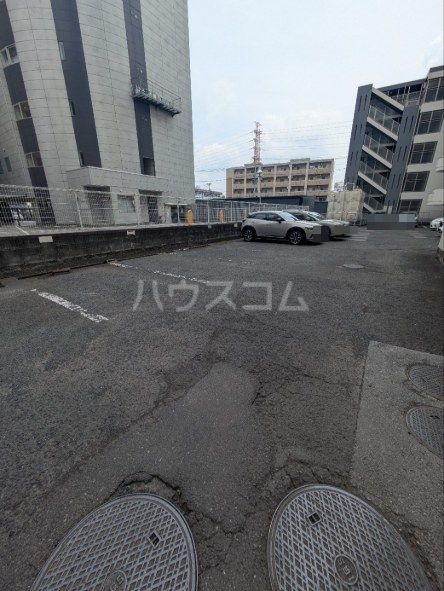 21/28 駐車場