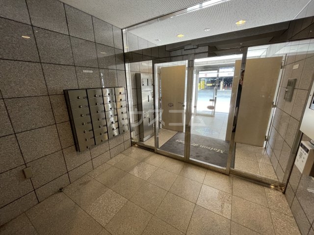 20/29 エントランス