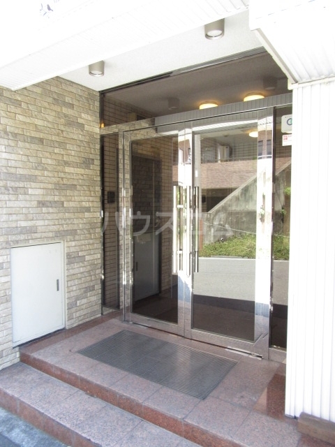 22/30 エントランス