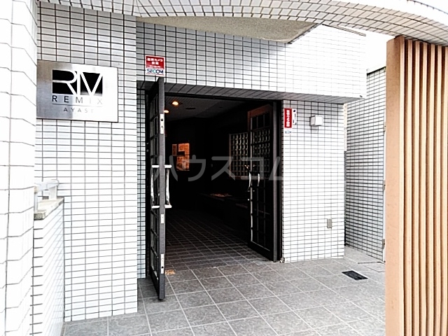 21/27 エントランス