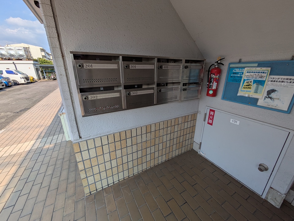 19/23 エントランス
