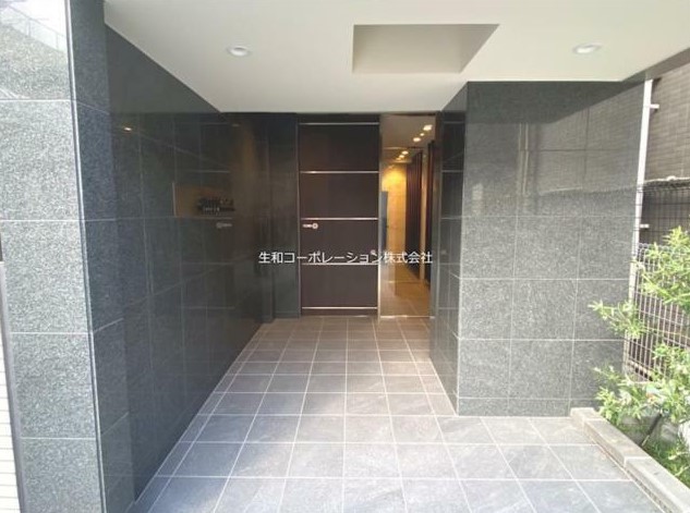 19/24 エントランス