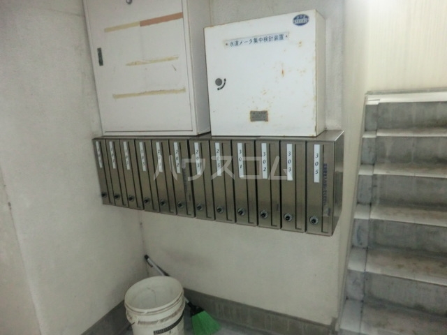 16/20 エントランス