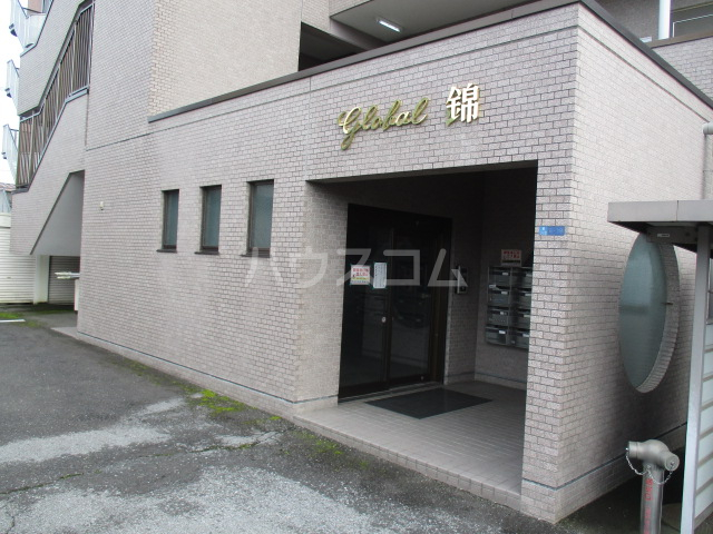 19/27 エントランス