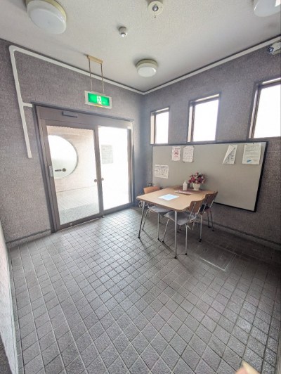 21/30 エントランス
