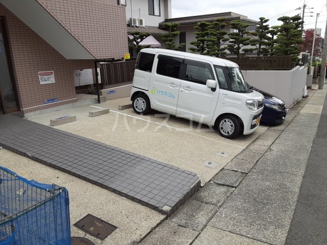 22/30 駐車場