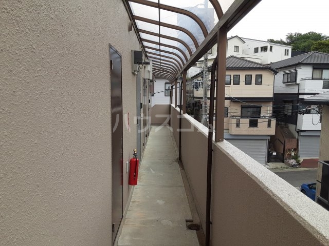 21/30 エントランス