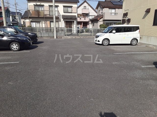 22/28 駐車場