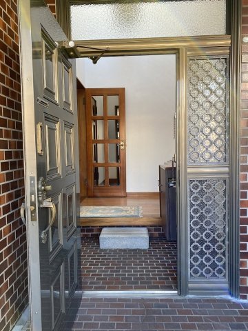 28/30 エントランス