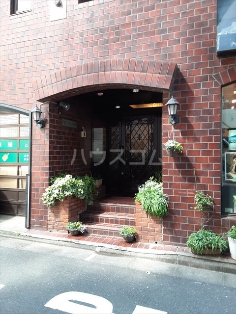 21/23 エントランス