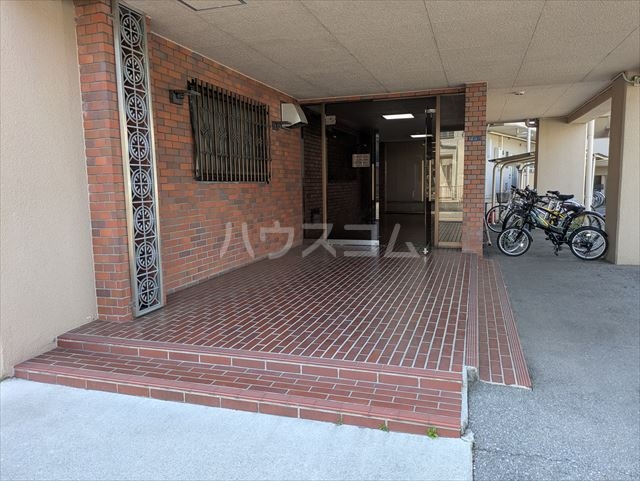 22/30 エントランス