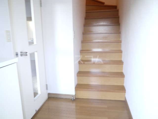 14/30 玄関